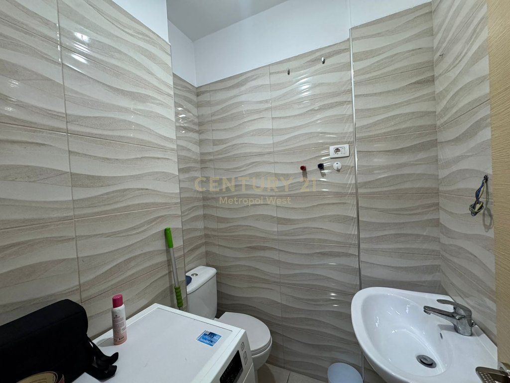 Restorant Durrësi, apartament 2+1+2 me qera 600 € /Muaj