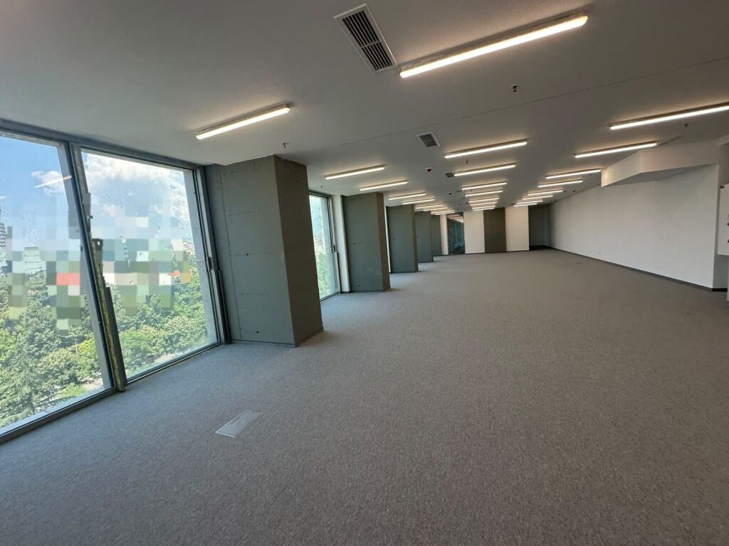 Zyre Me Qera Tek DownTown (ID BZ2997) Tirane
