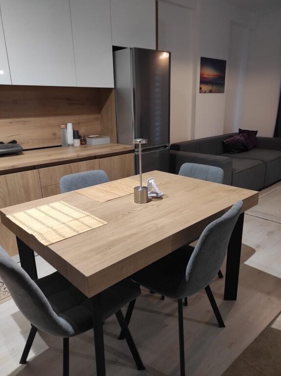 Apartament 1+1+ post parkimi te Univers city