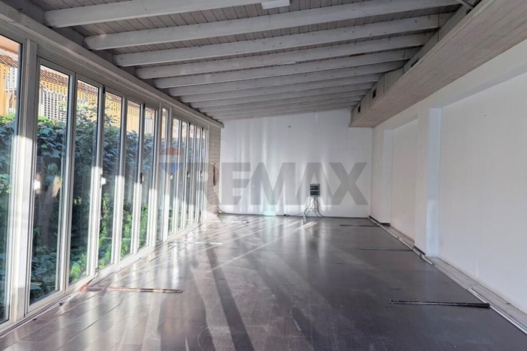 Business premises for rent