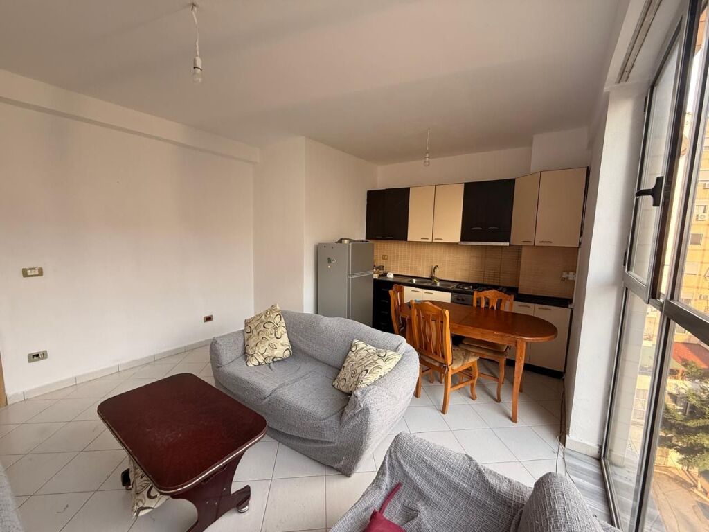 🏡 Jepet me qera apartament 2+1+2nme garazh në Astir