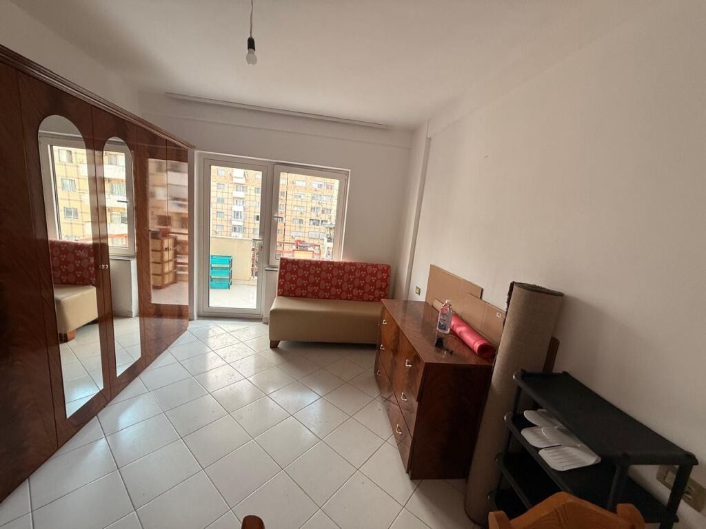 🏡 Jepet me qera apartament 2+1+2nme garazh në Astir