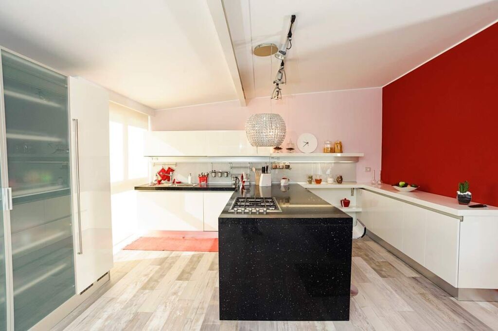 🏙️✨ Attico di Lusso 2+1+2 in Vendita al Lago Secco | 203 m² | Vista Panoramica sul Lago 🌅