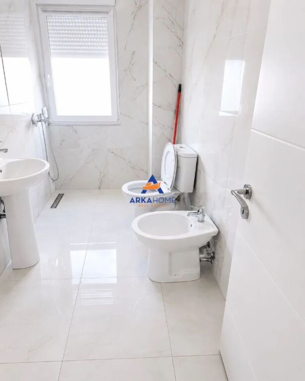 JEPET APARTAMENT 2+1 ME QERA "ASTIR PRANË VILA L" 35.000 LEKE