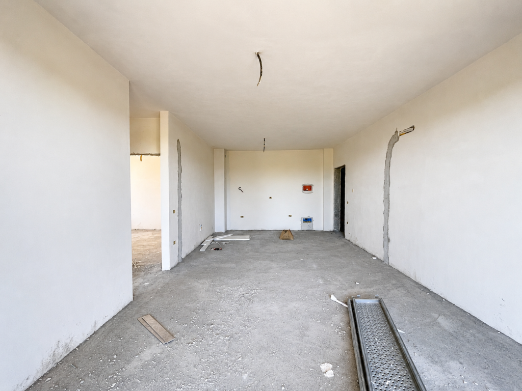 Shitet Apartament 2+1, 90 m² në Qerret