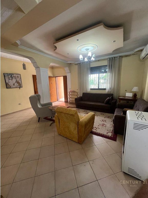 Don Bosko, 2-storey villa with yard for rent (business purpose)