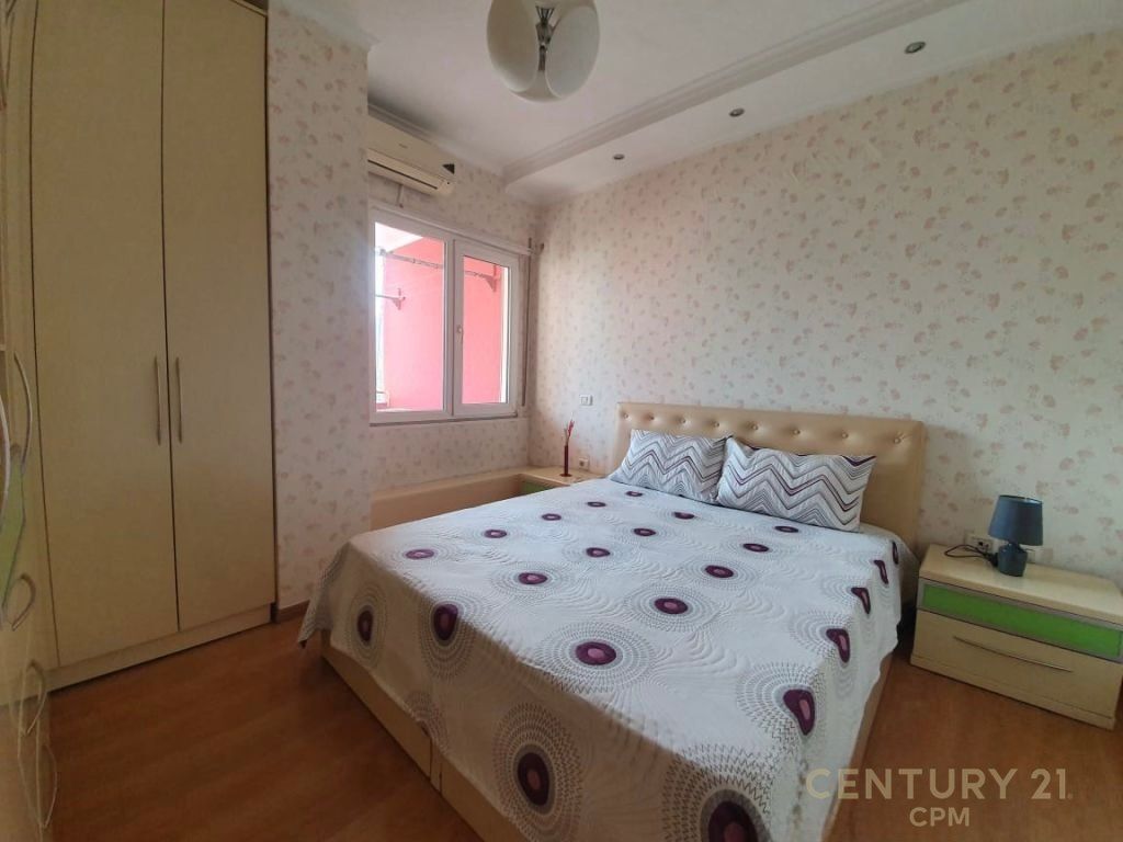 Apartament 1+1 per shitje te Komuna e Parisit
