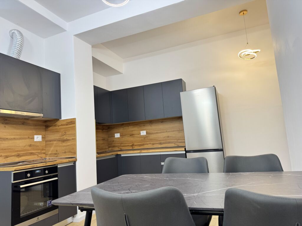 🏡 Jepet me Qera Apartament 2+1