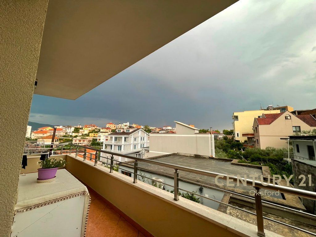 FOR RENT APARTMENT 2+1 WITH PARKING SPACE NEAR SAUK ROUNDABOUT 1,000 € /Month