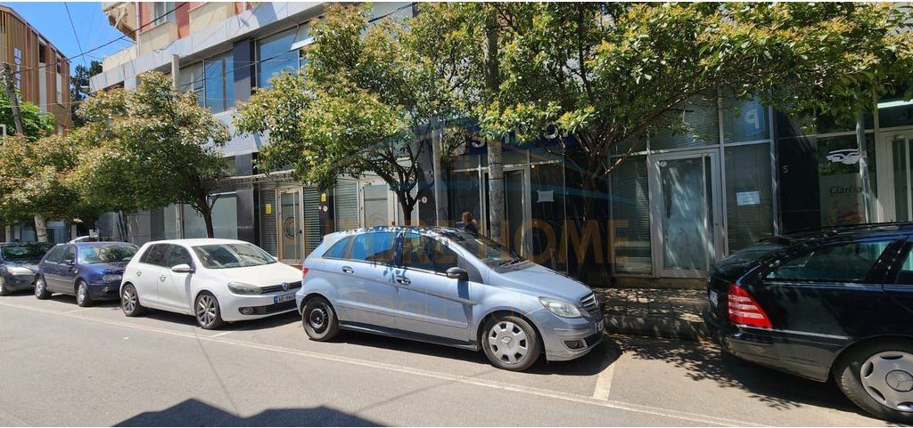 Rent, Business Premises (Duplex), Barricade Street, Tirana.