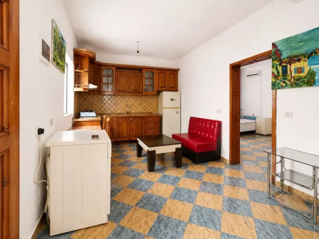 Rent | Shtëpi private 2 + 1 | Fundi i Bulevardit te ri | 350 €/month