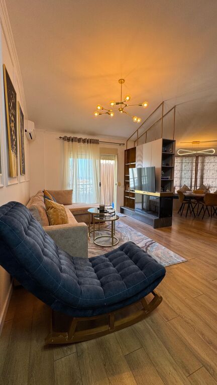 Jepet me qera apartament luksoz 1+1 në Fresk, me post parkimi