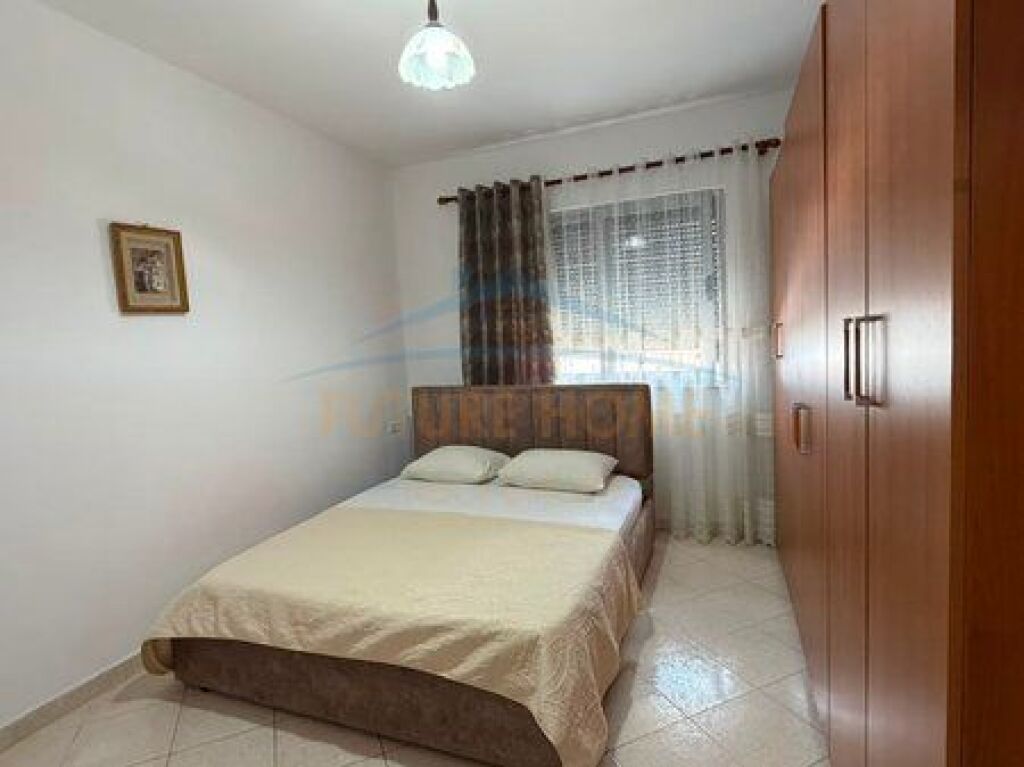 Shitet Apartament 3+1+2 ne Astir, Unaza e Re