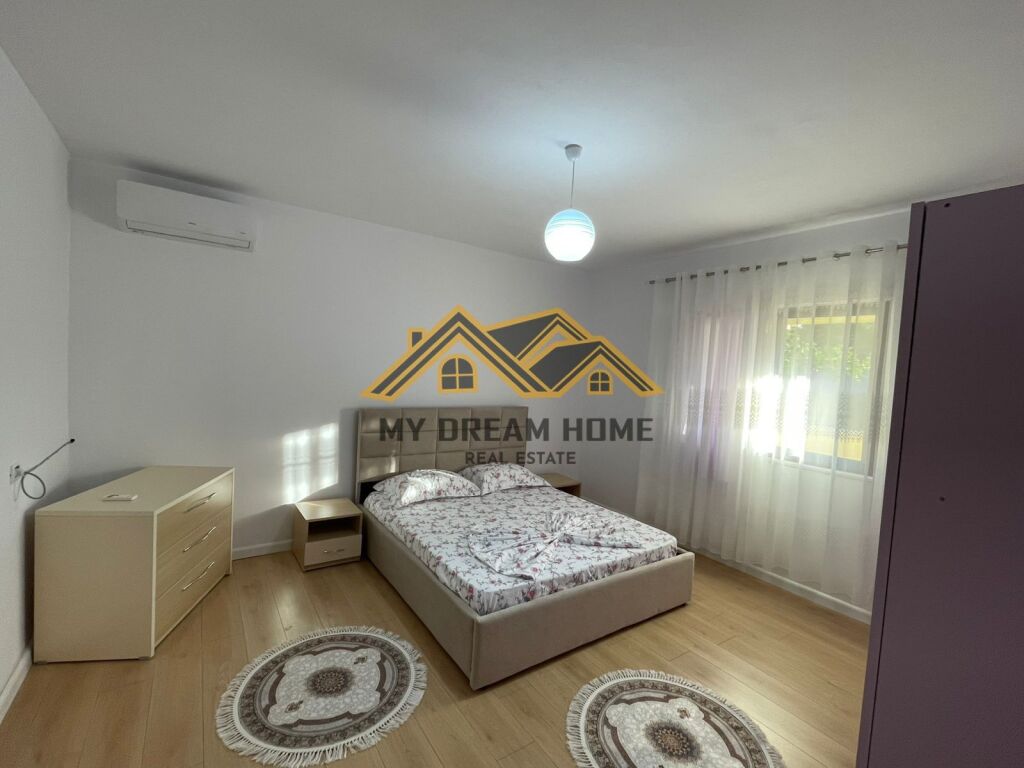 JEPET ME QERA SHTEPI PRIVATE NE PORTO ROMANO