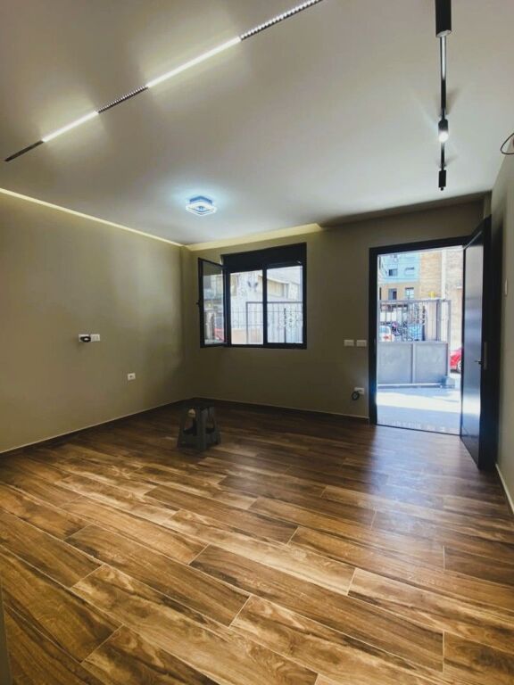 🏢 ME QIRA  AMBIENT BIZNESI – 21 Dhjetori, pranë Square 21