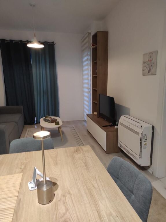 Apartament 1+1+ post parkimi te Univers city