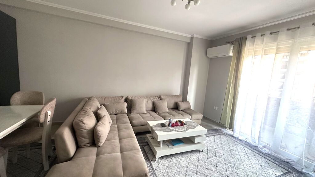 🔥 OKAZION 🏡 Jepet me Qera Apartament 2+1+2 + Ballkon ne Astir tek Vila L, 550 mije leke