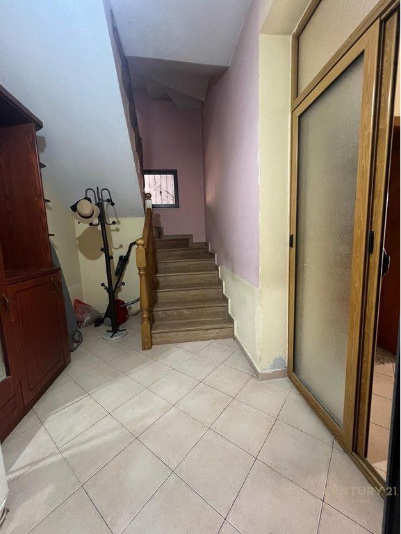 Don Bosko, 2-storey villa with yard for rent (business purpose)