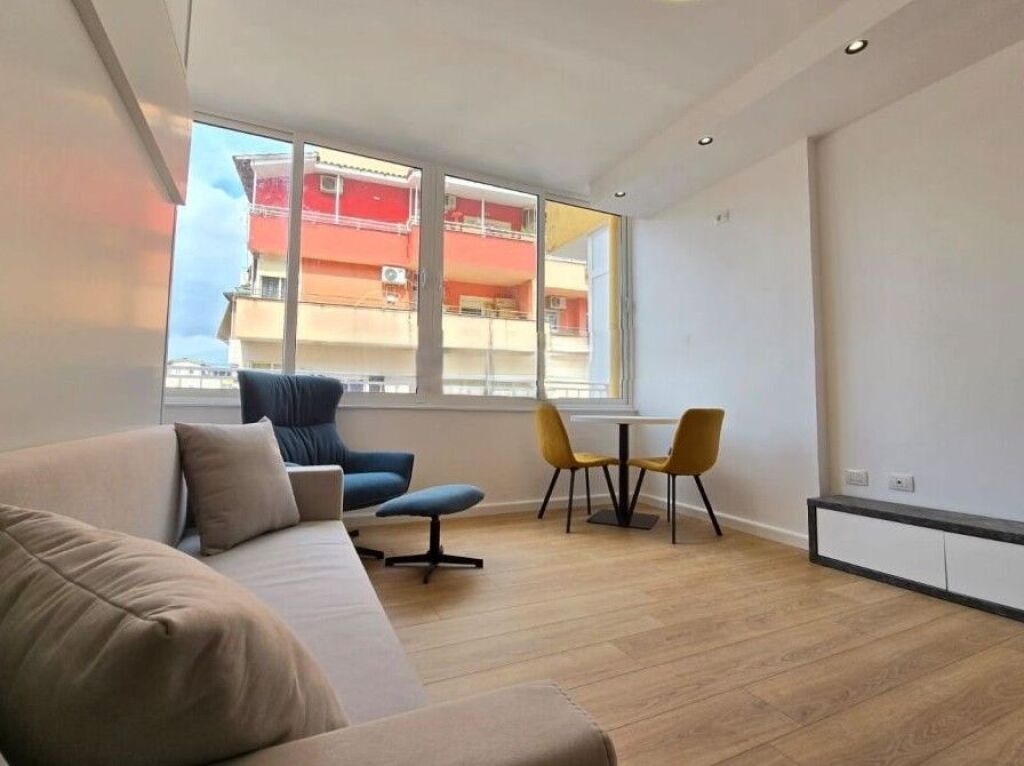 Overpass of the Paris Municipality. Studio Apartment for Rent