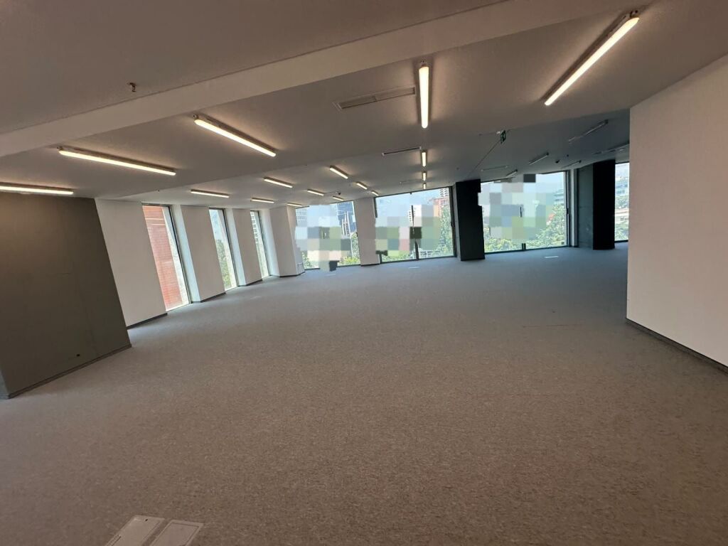 Zyre Me Qera Tek DownTown (ID BZ2997) Tirane