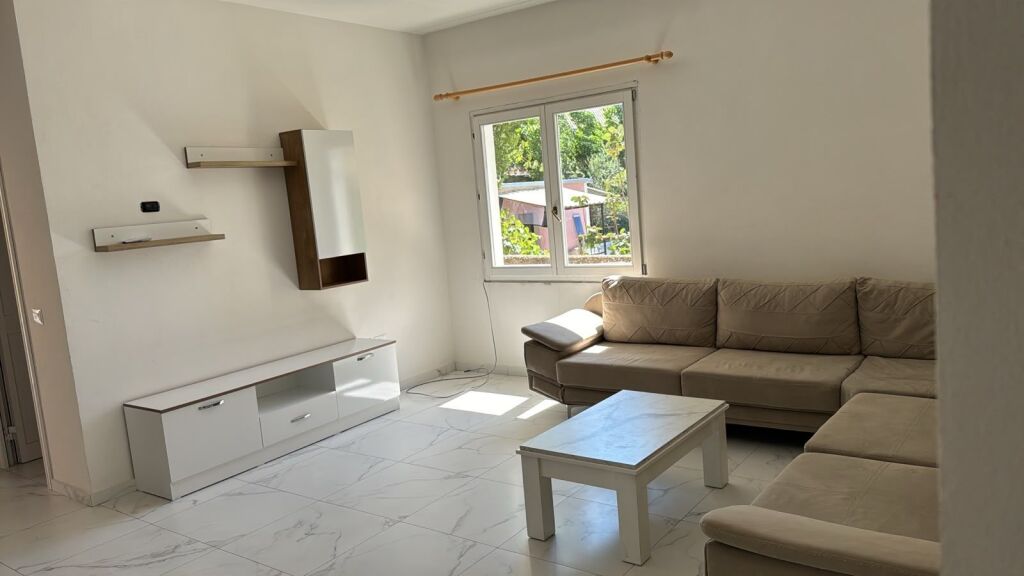 Appartamento 2+1 in affitto in Via Korabi
