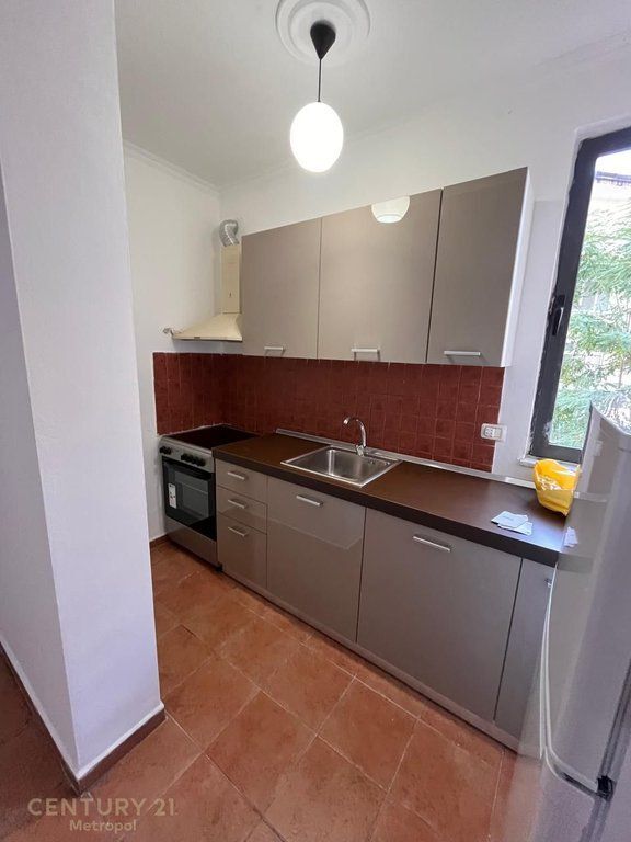 🏡 Jepet me Qira Apartament 1+1 pranë Stadiumit Dinamo 500 € /Muaj