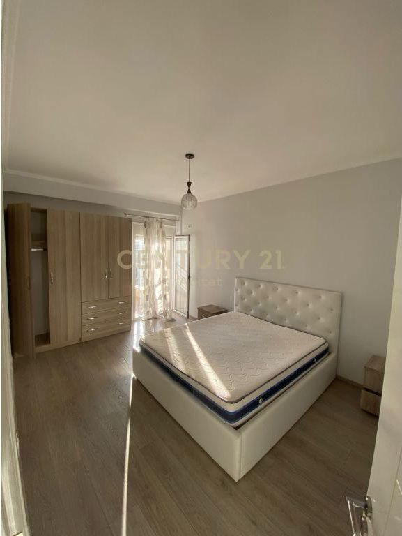 APARTAMENT ME QIRA, VILAT GJERMANE