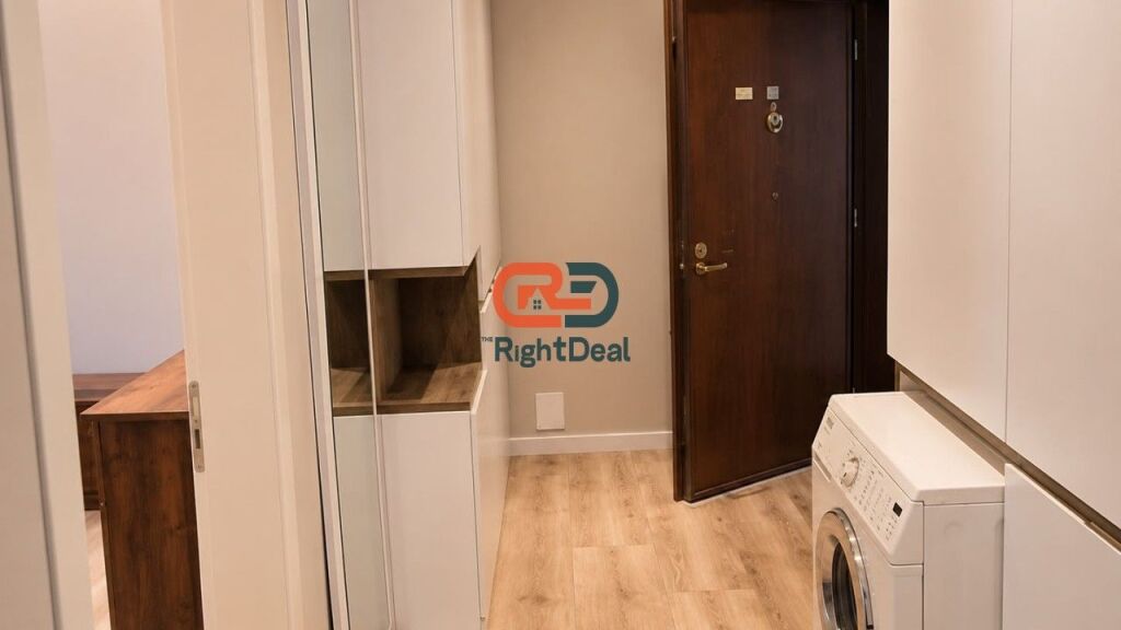 Near 21 Dhjetori, Apartment 2+1 For Sale, With Regular Floor Plan And Spacious Areas !!