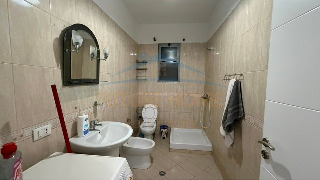 Shitet Apartament 3+1+2 ne Astir, Unaza e Re