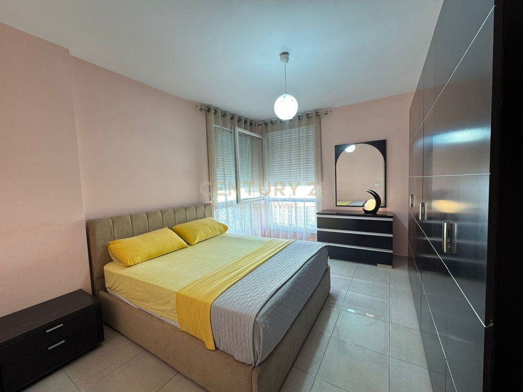 Restorant Durrësi, apartament 2+1+2 me qera 600 € /Muaj