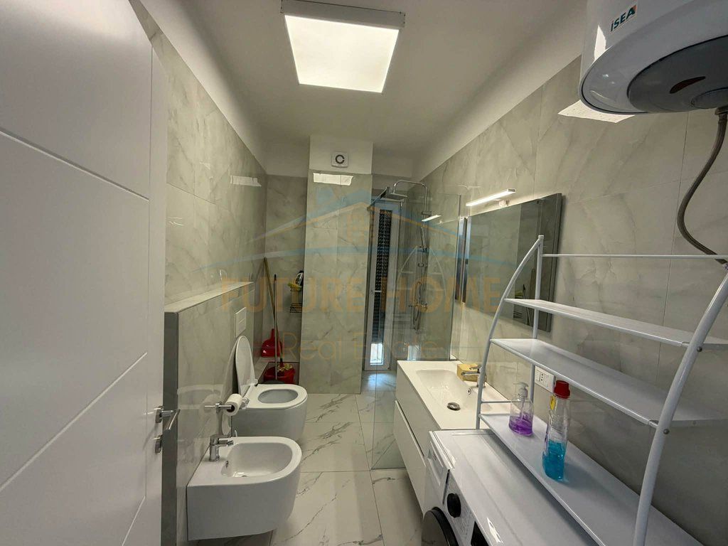 Qera, Apartament 2+1 dhe 2 Poste Parkimi, Unaza e Re
