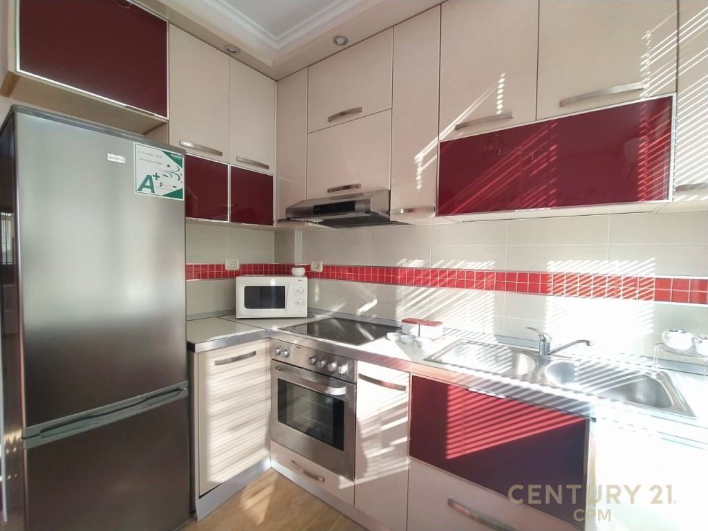 Apartament 1+1 per shitje te Komuna e Parisit