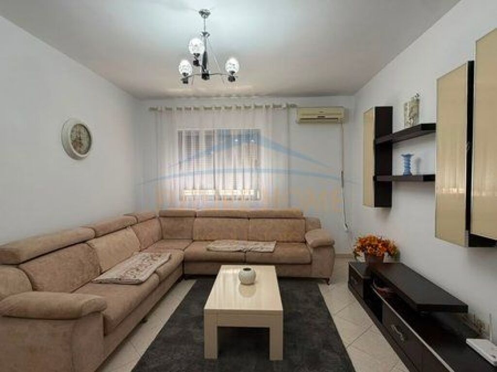 Shitet Apartament 3+1+2 ne Astir, Unaza e Re