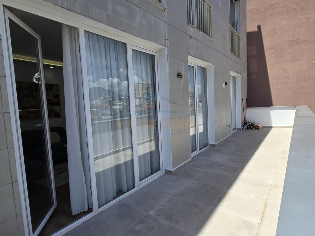 Qira, Apartament 2+1, Rruga e Barrikadave, Tiranë
