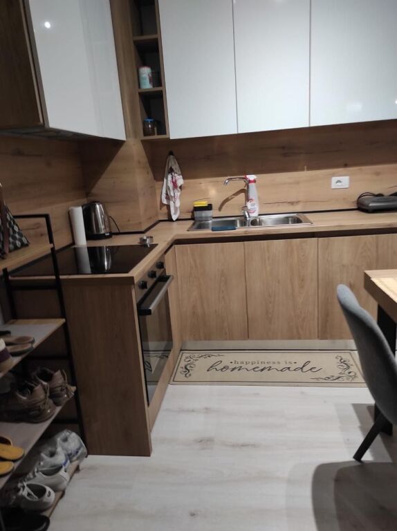 Apartament 1+1+ post parkimi te Univers city