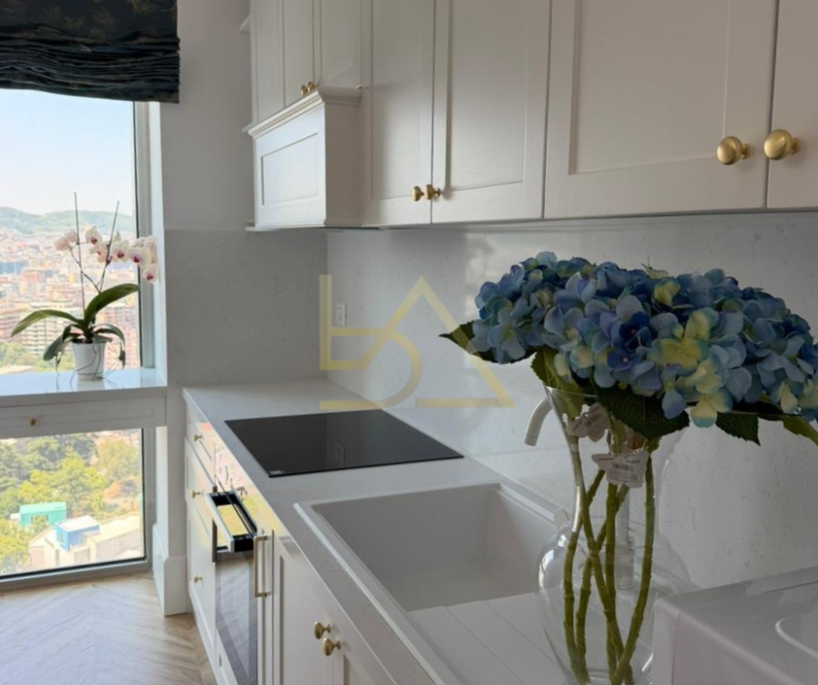 Shitet Apartament Luksoz 2+1+2 – Downtown One, Tiranë