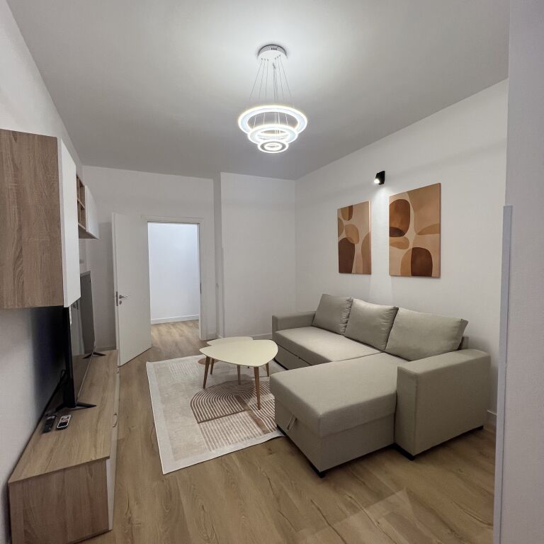 Jepet me Qira Apartament 1+1 Rr Kavajes 70.000all/muaj