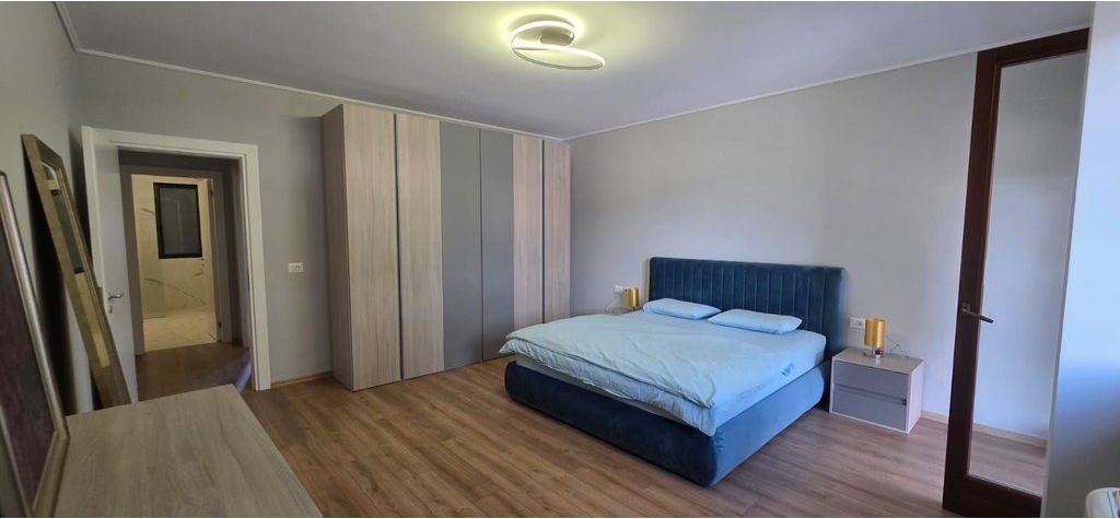 Apartament 2+1+2 me qira me pamje nga Air Albania, Garda