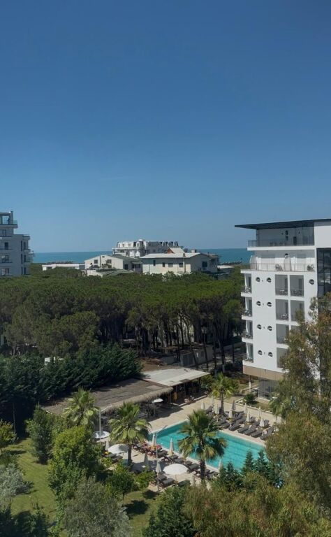 Vendesi in vendita appartamento 1+1 al Complesso Liburna con vista completa sul mare