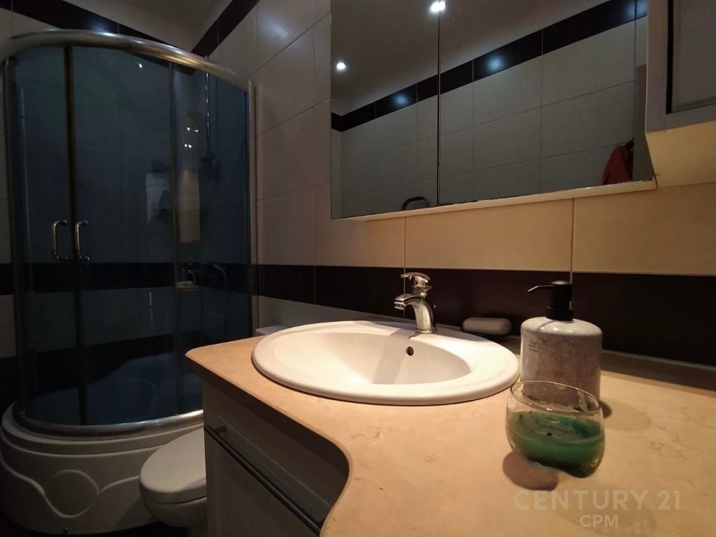 Apartament 1+1 per shitje te Komuna e Parisit