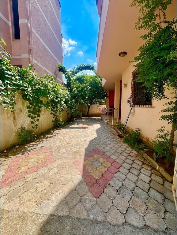 Don Bosko, 2-storey villa with yard for rent (business purpose)