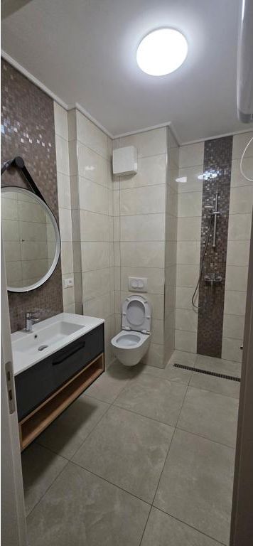 Apartament 2+1+2 me qira me pamje nga Air Albania, Garda