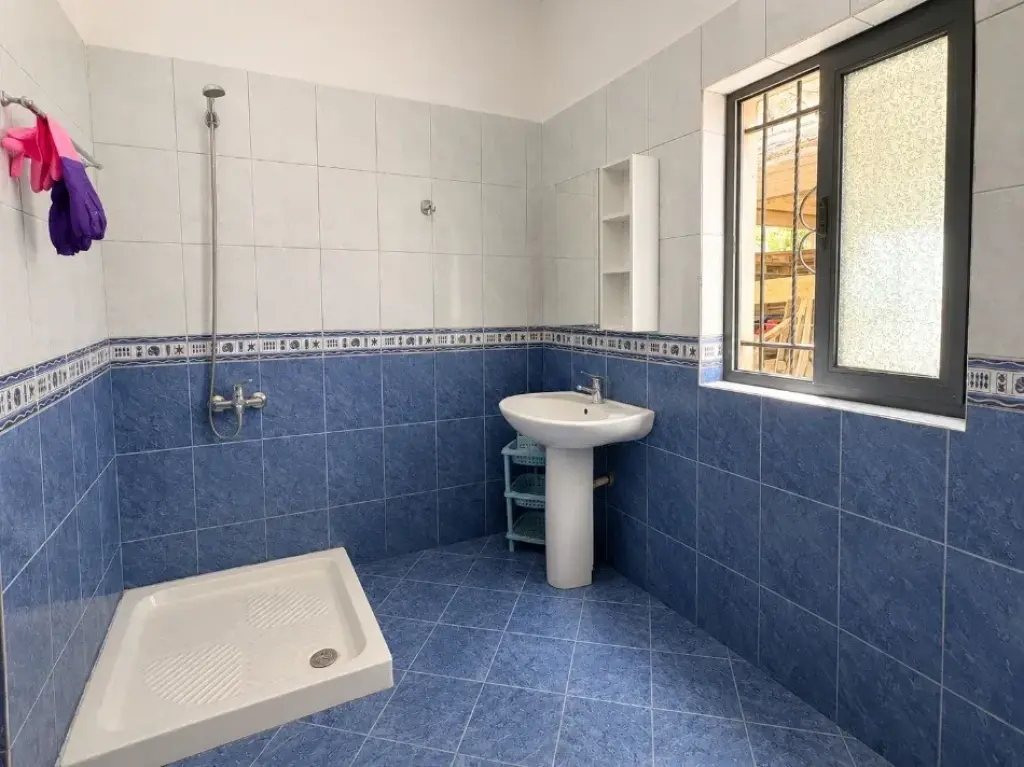 Rent | Shtëpi private 2 + 1 | Fundi i Bulevardit te ri | 350 €/month
