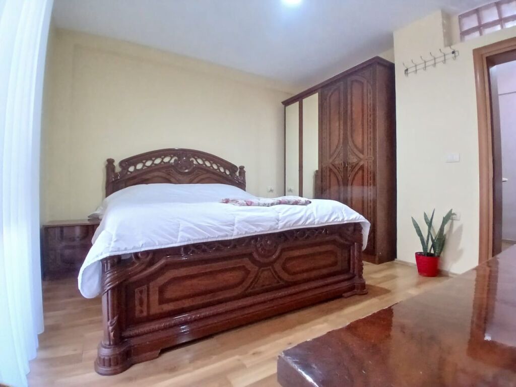 Jepet Me Qera Apartament 1+1+1 Ballkon