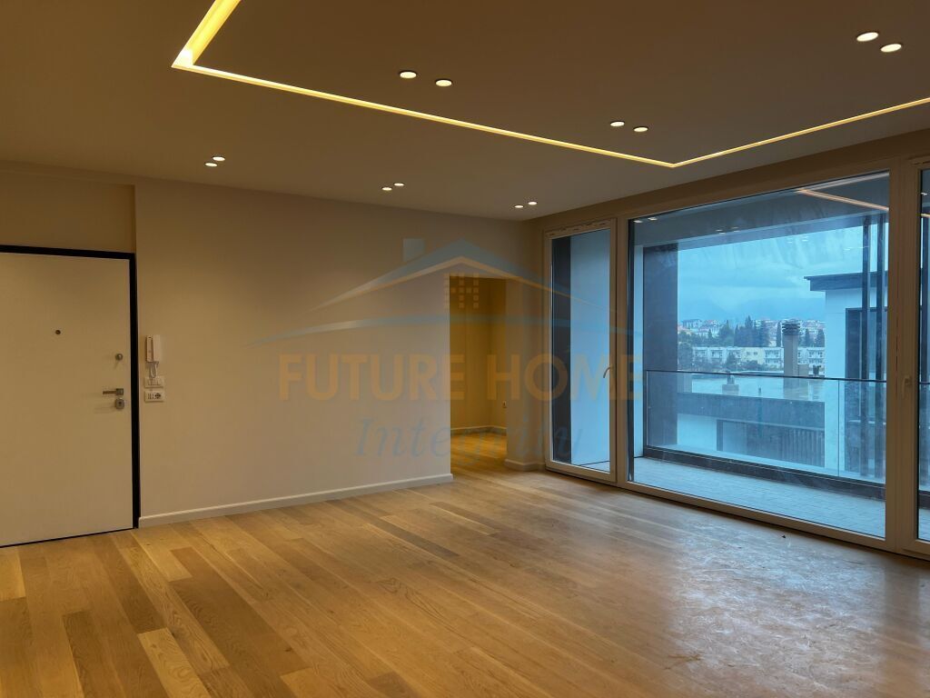 In vendita, Appartamento 3+1+2+Garage, Palazzo delle Brigate, Tirana.