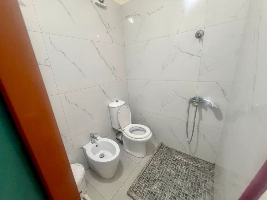 FOR RENT AT THE ZOOLOGICAL GARDEN