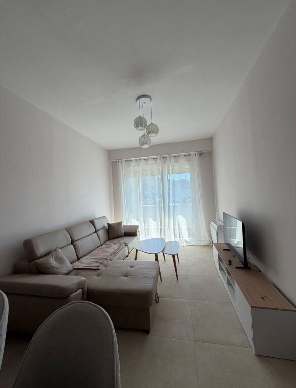 🏡 Jepet me Qira Apartament 1+1 tek Golden Park