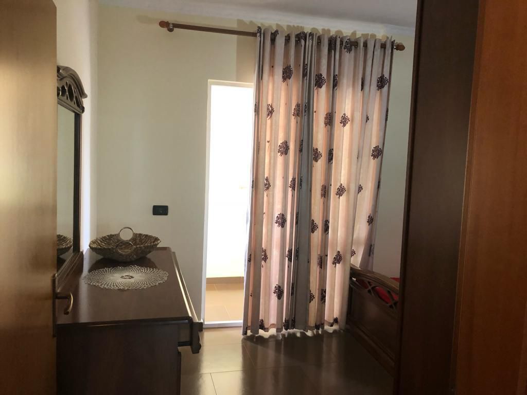 🏡 Jepet apartament 2+1 me qera  📍Rruga e Dibrës, afër Vilës Gold 💰 Çmimi: 65.000 Lekë/Muaj