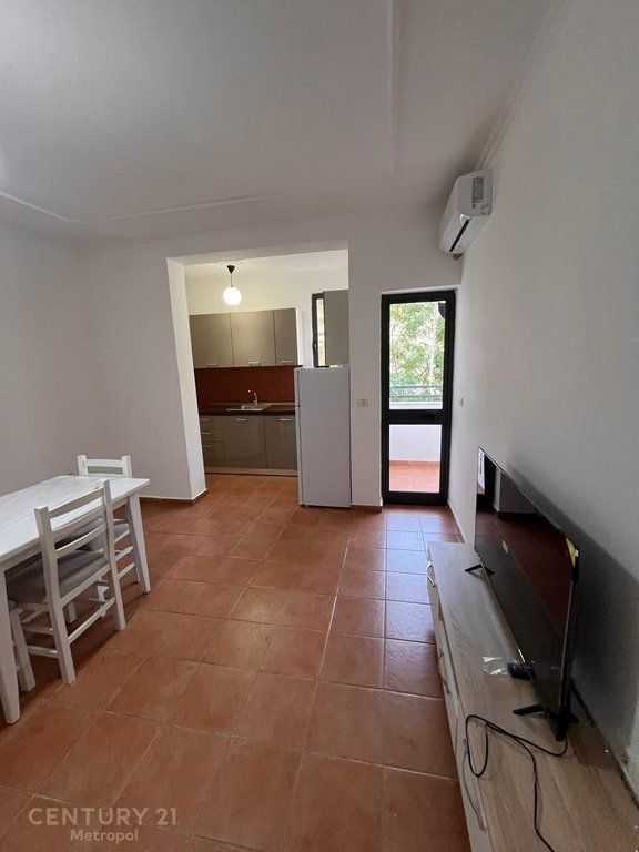 🏡 Jepet me Qira Apartament 1+1 pranë Stadiumit Dinamo 500 € /Muaj