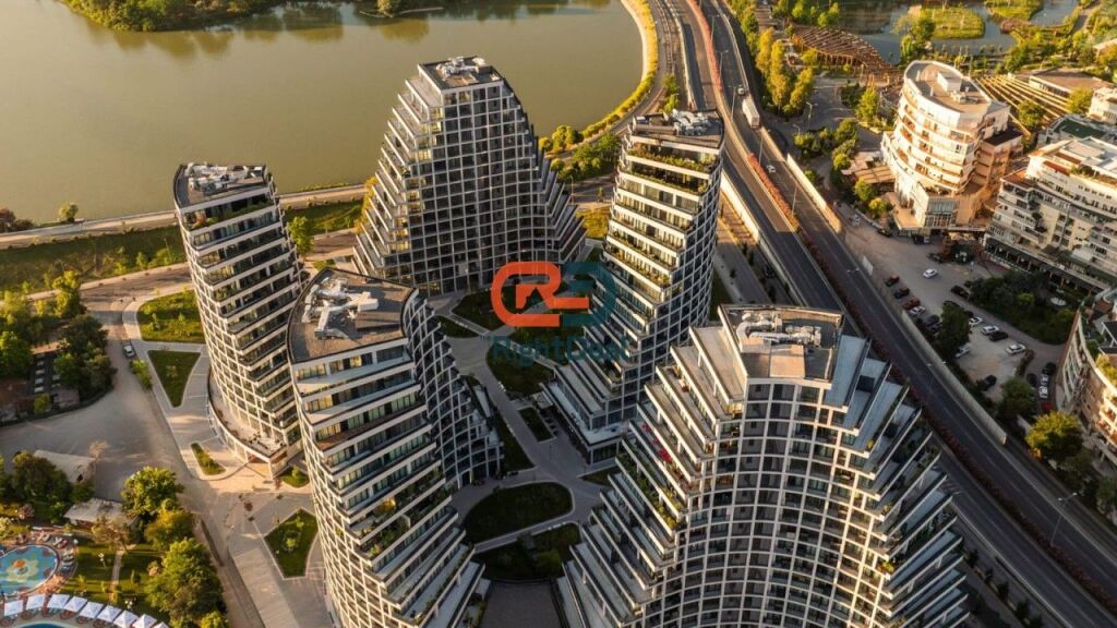 At Lake View Residence, Shop+Parking Spot for Sale, Ideal Investment Opportunity !!